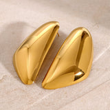 Aretes dorados con diseño irregular