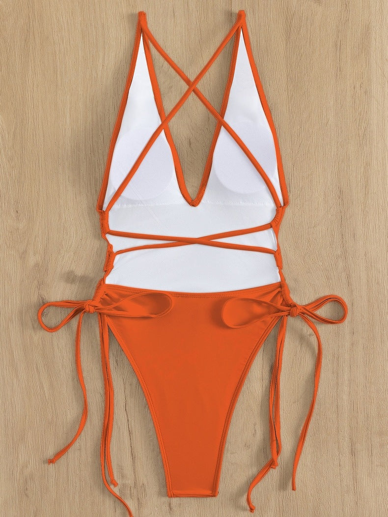 Traje de baño con escote