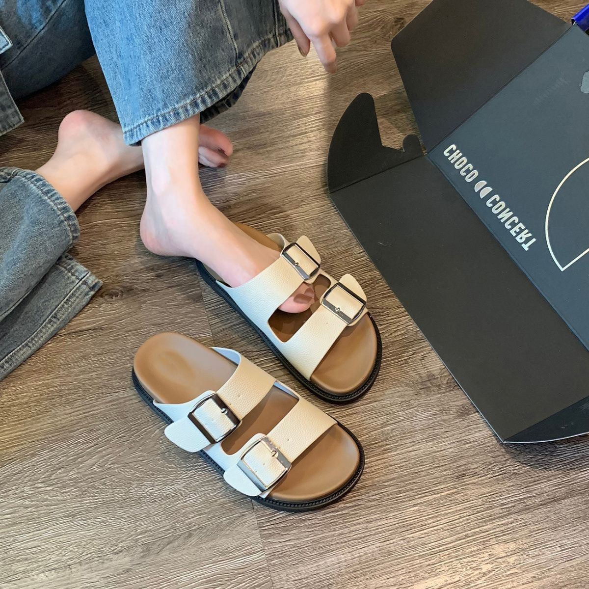 Sandalias con doble hebilla