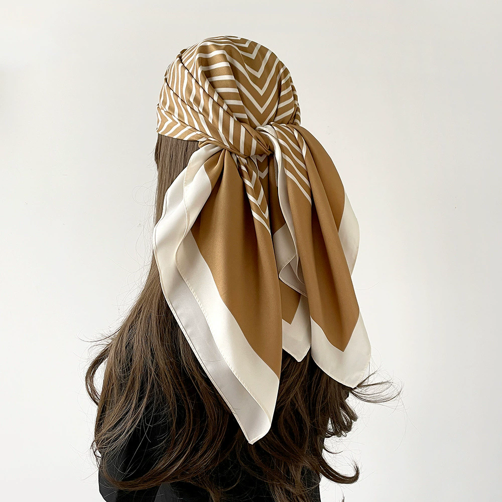 Pañuelo con estampado abstracto lineal - Dressygt