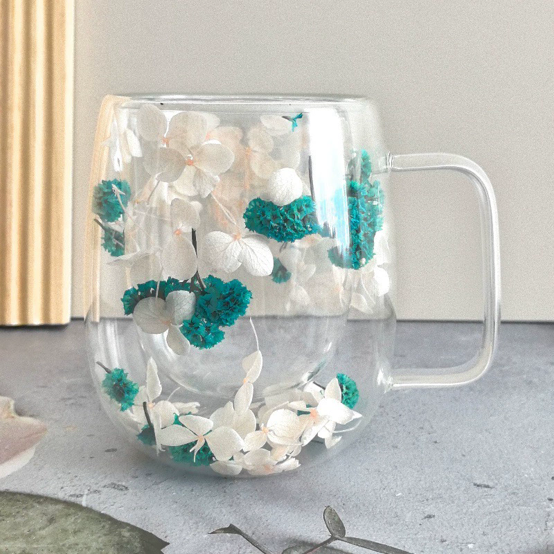 Taza transparente con flores encapsuladas - Dressygt