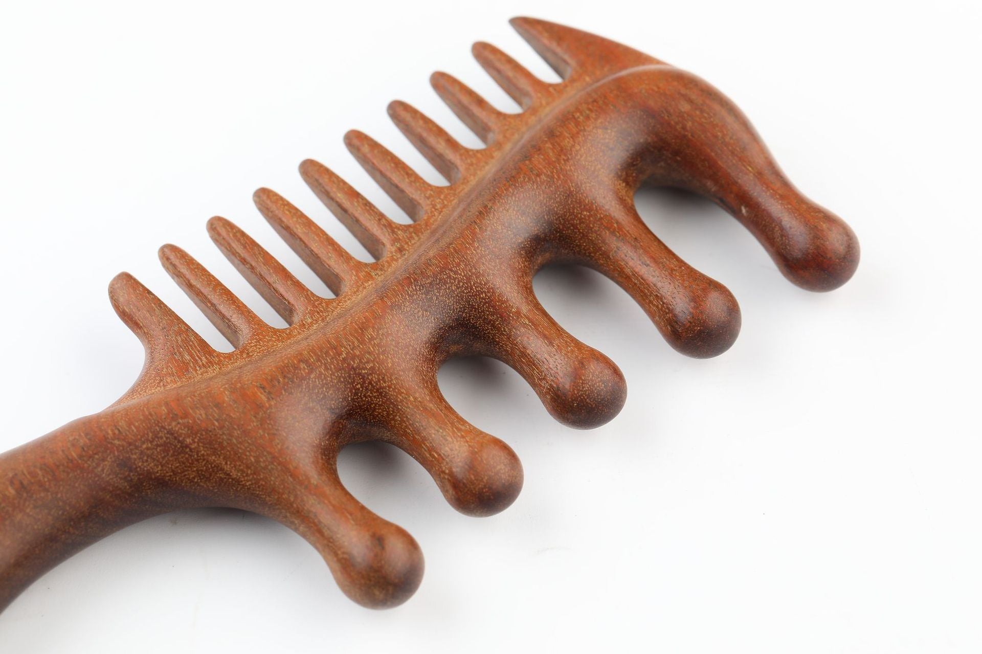 Peine masajeador de madera