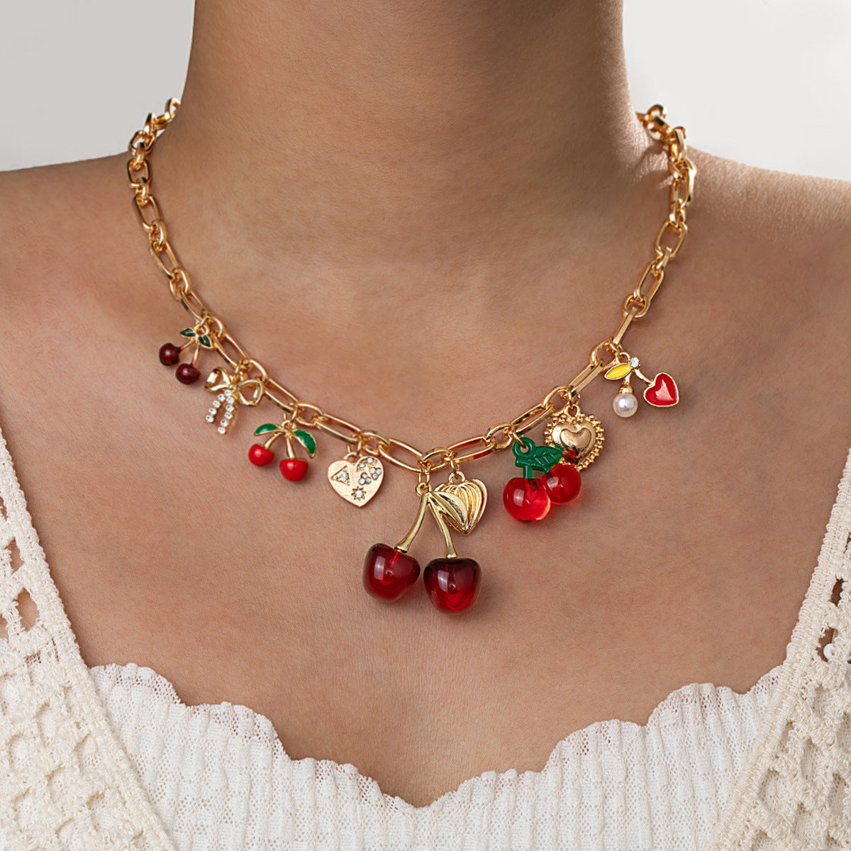 Collar dorado con dijes de cerezas - Dressygt
