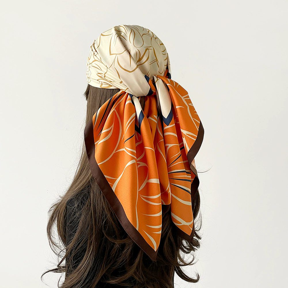 Pañuelo con estampado floral - Dressygt