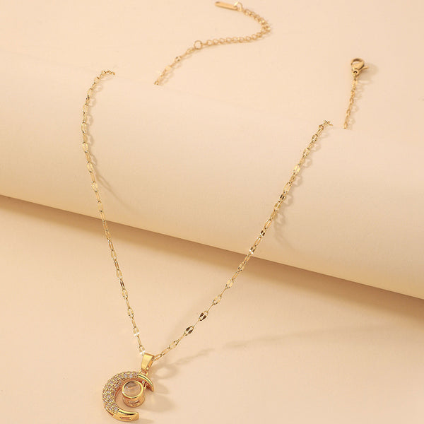 Collar con diseños de luna