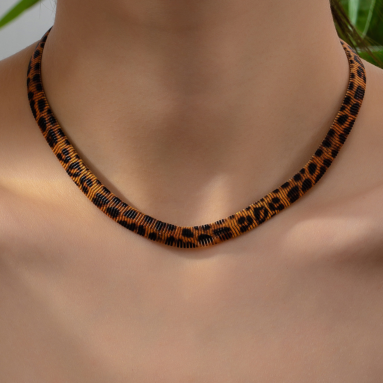 Collar con diseño animal print - Dressygt