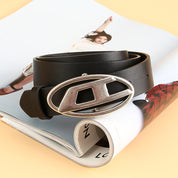 Cinturón con hebilla grande