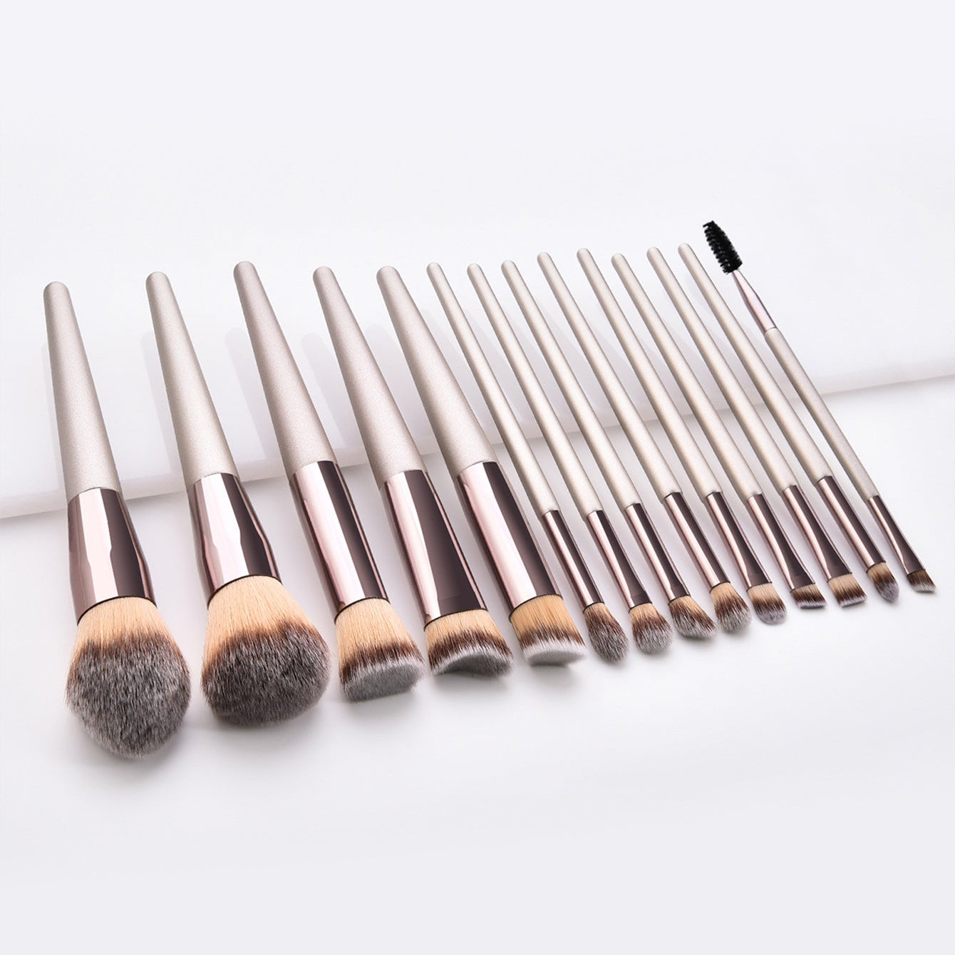 Set de 14 brochas de maquillaje con estuche - Dressygt