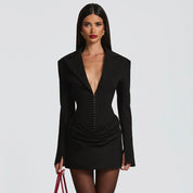 Vestido con cuello y escote profundo - Dressygt
