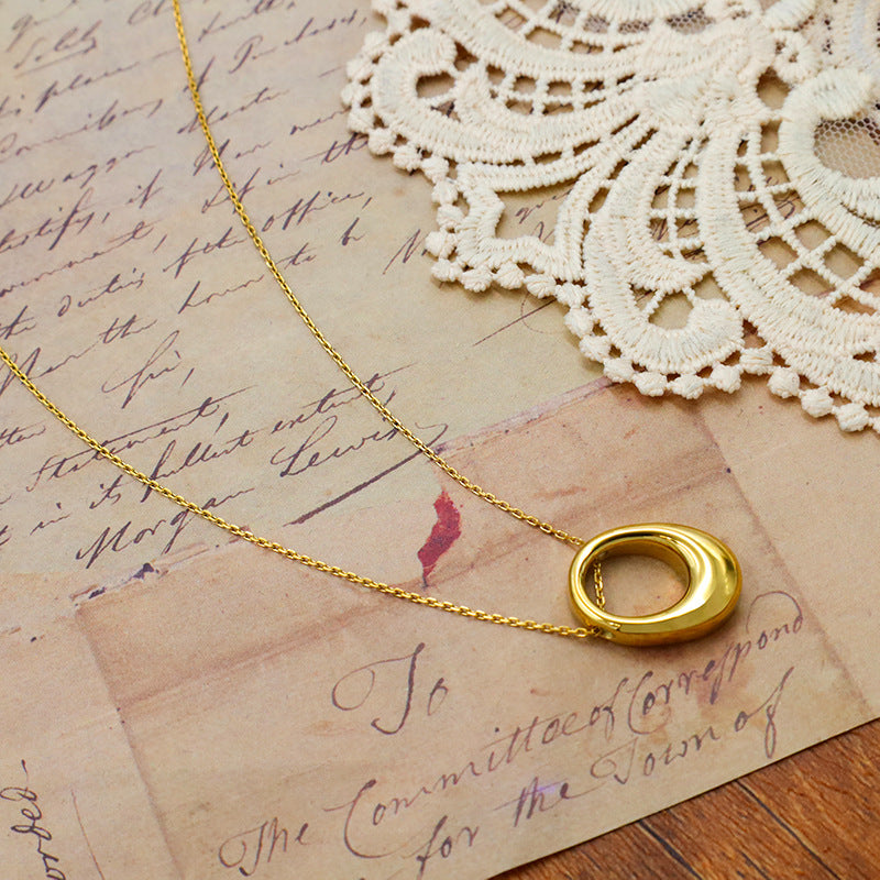 Collar con dije circular