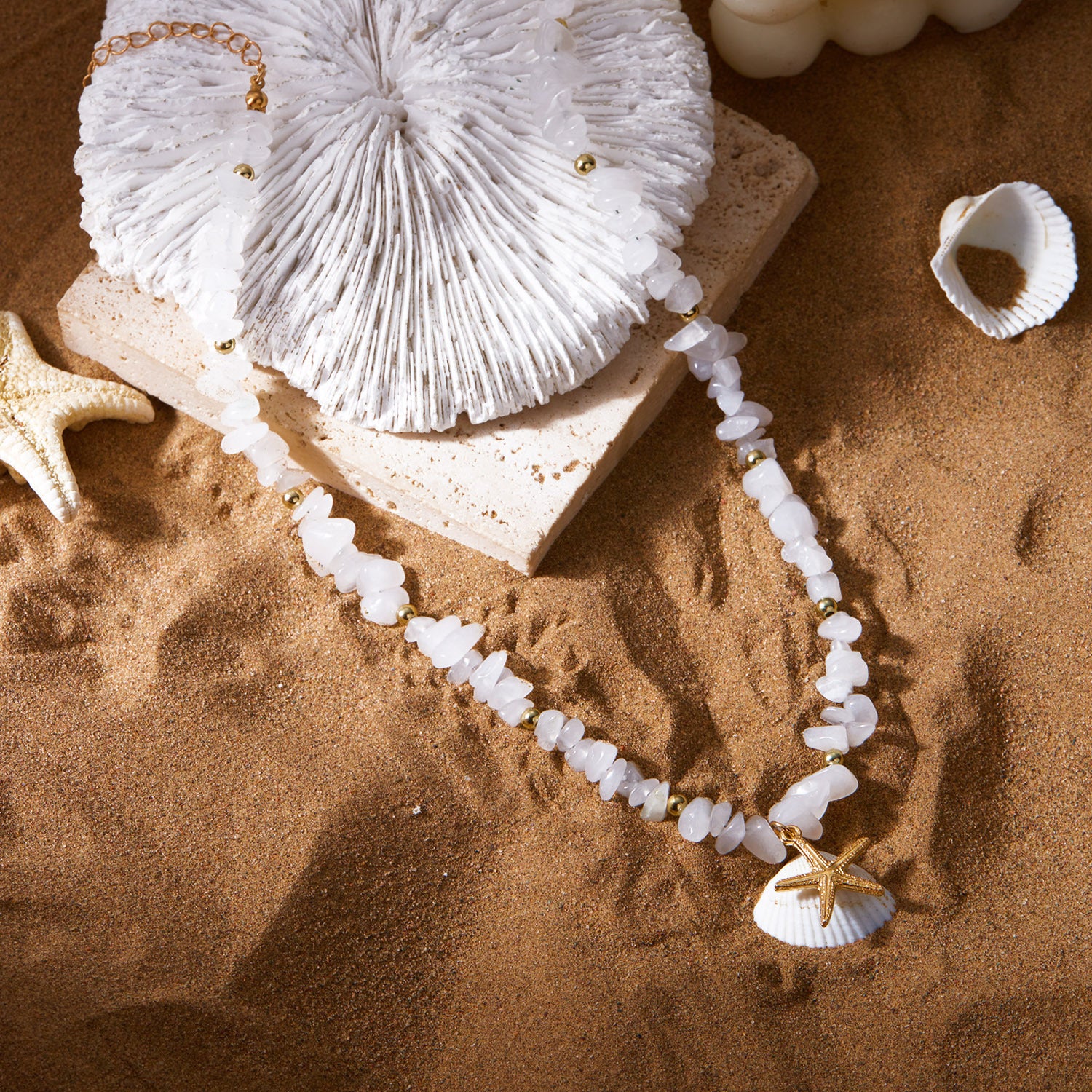 Collar de piedras y estrella de mar