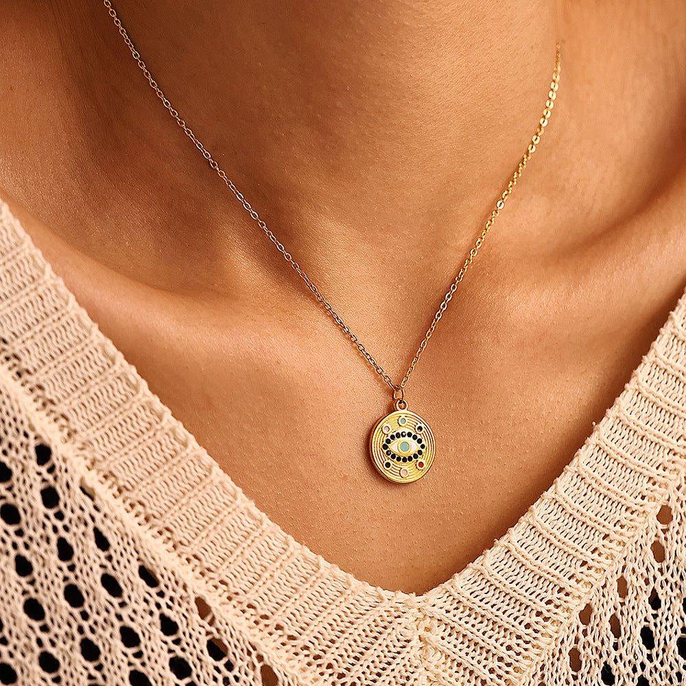 Collar con dije de ojo turco