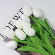 Ramo de tulipanes artificiales decorativos