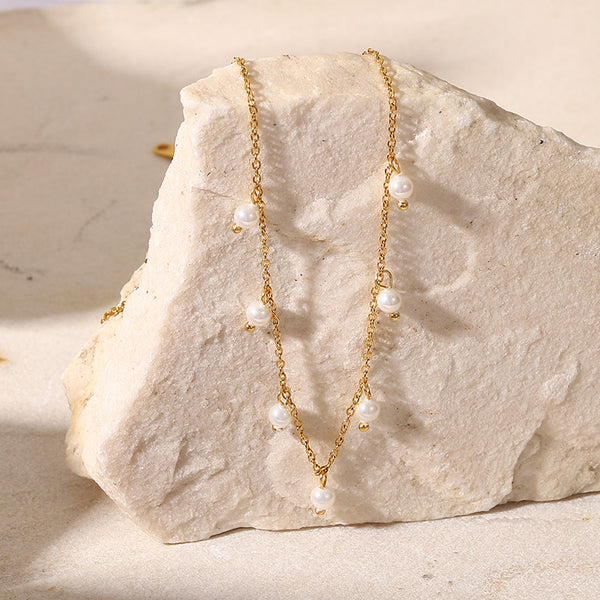 Choker dorado con perlas