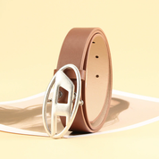 Cinturón con hebilla grande