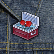 Pin con diseño de hielera y corazón Bad Bunny - Dressygt