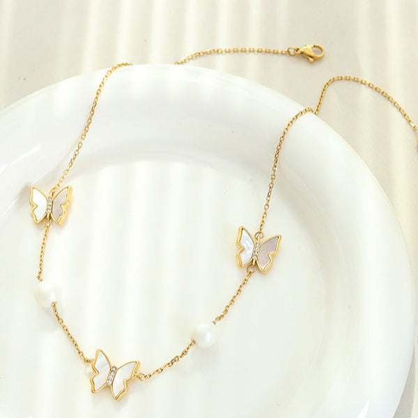 Choker con diseño de mariposas