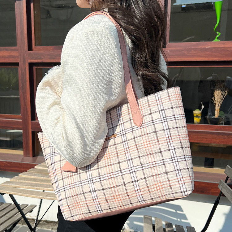 Bolso con estampado a cuadros