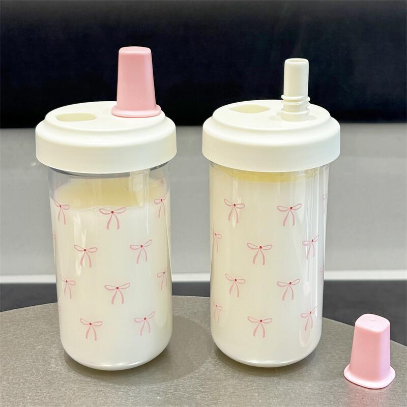 Vaso de plástico con diseño de moñitas