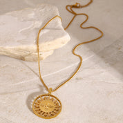 Collar con dije redondo