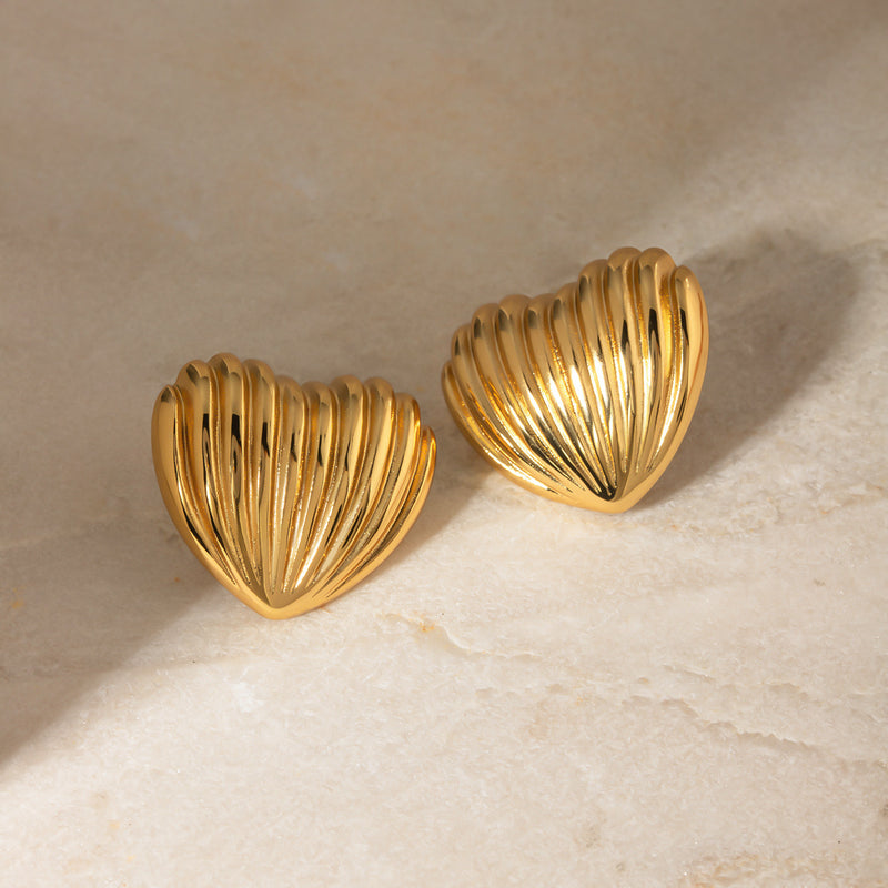 Aretes con diseño de corazón