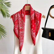 Pañuelo rojo estampado