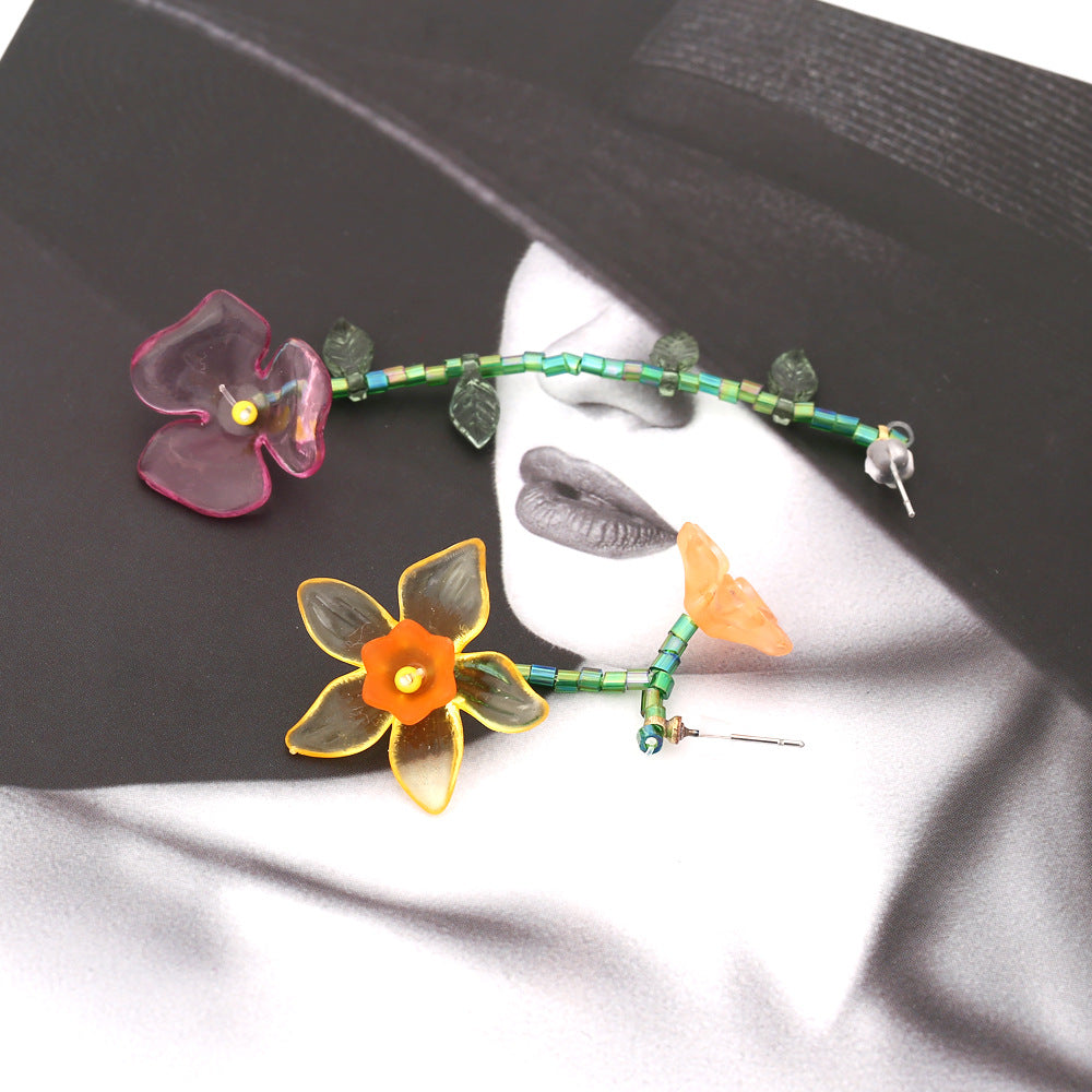 Aretes florales asimétricos