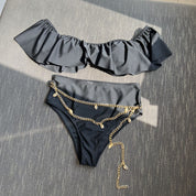 Traje de baño de hombros caídos