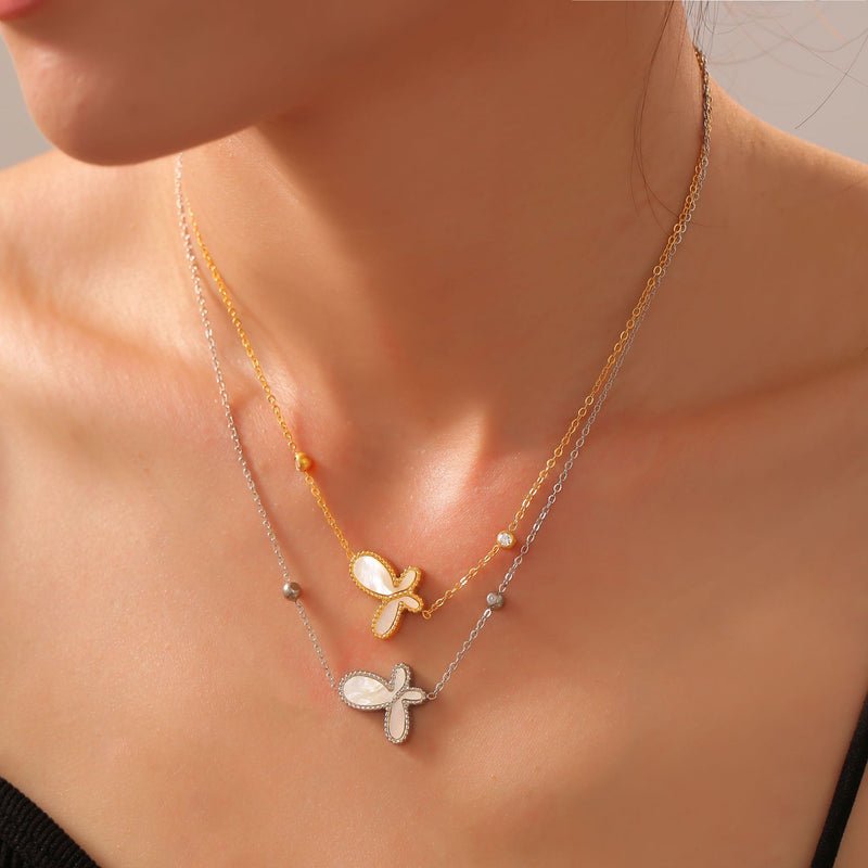 Collar con diseño de mariposa