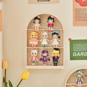 Estantería beige de pared