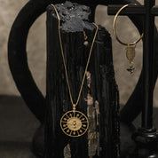 Collar con dije redondo