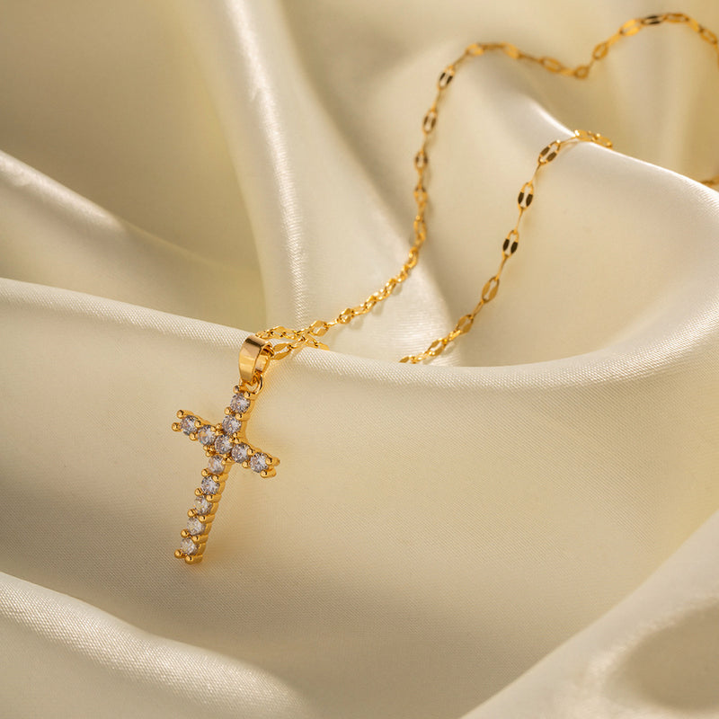 Collar con dije de cruz