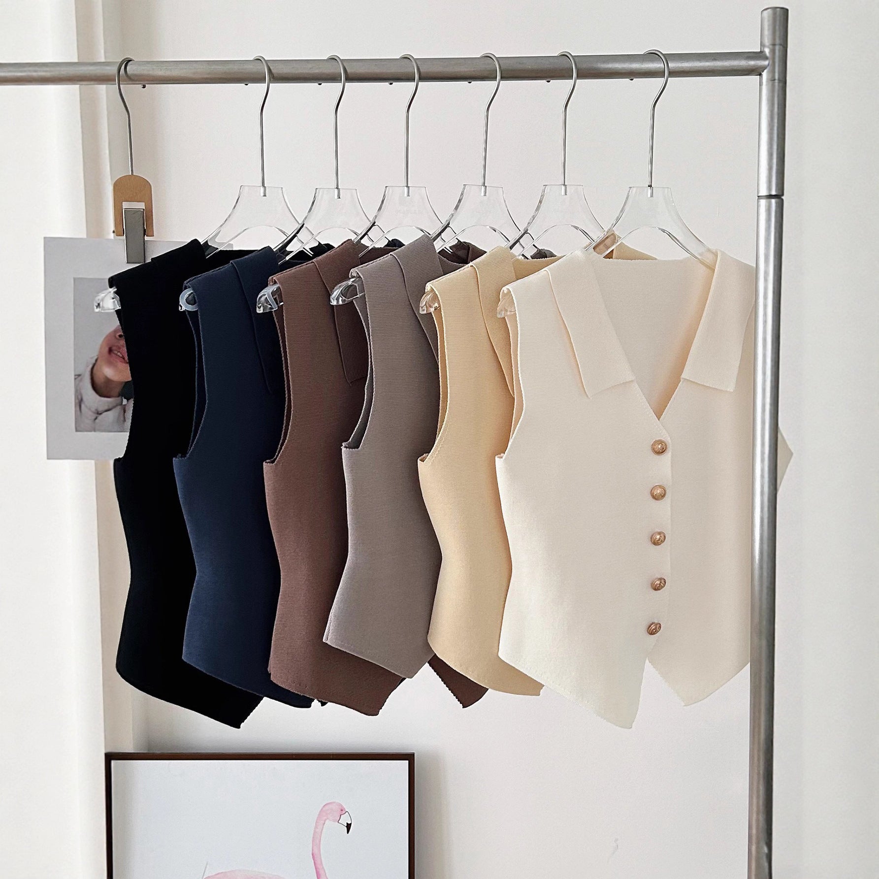 Blusa estilo chaleco con detalles dorados - Dressygt