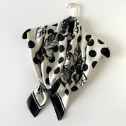 Pañuelo grande con puntos y flores - Dressygt