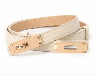 Cinturón clásico con detalle dorado - Dressygt