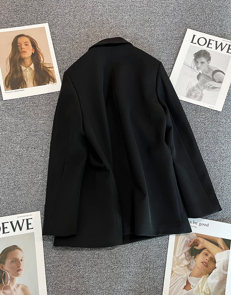 Blazer classy con detalles dorados - Dressygt