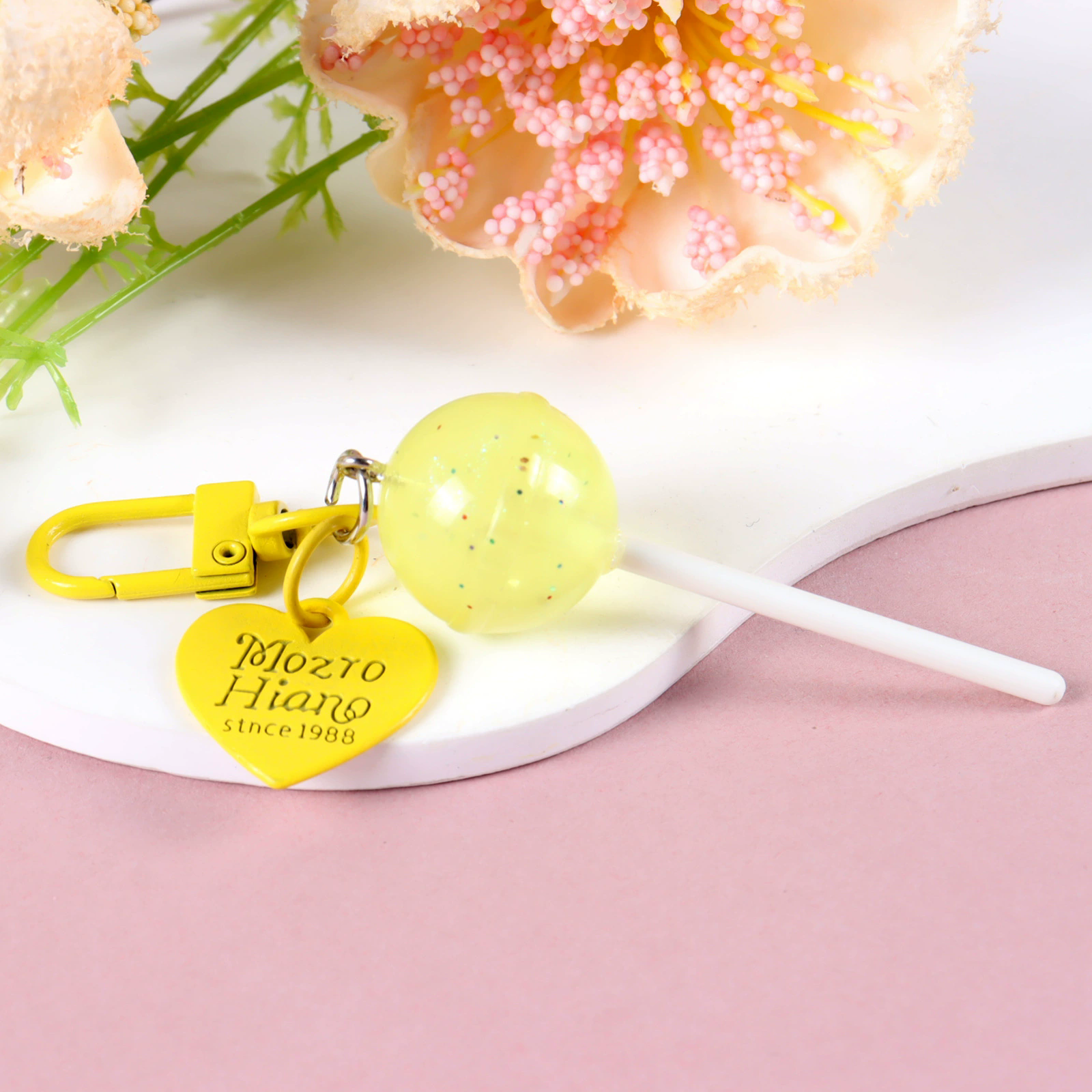 Llavero candy pop con clip de corazón