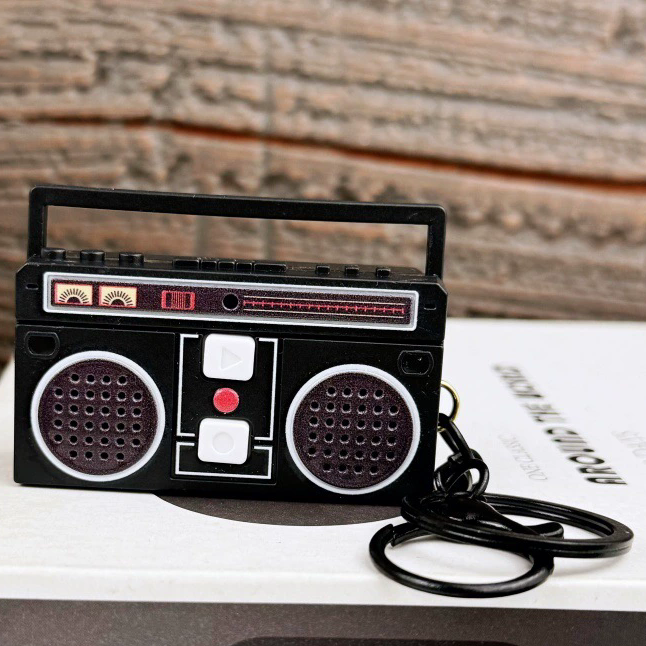 Bocina portátil retro con grabación de voz