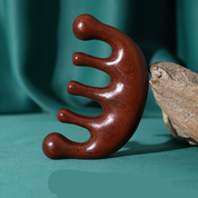 Masajeador capilar de madera curvo