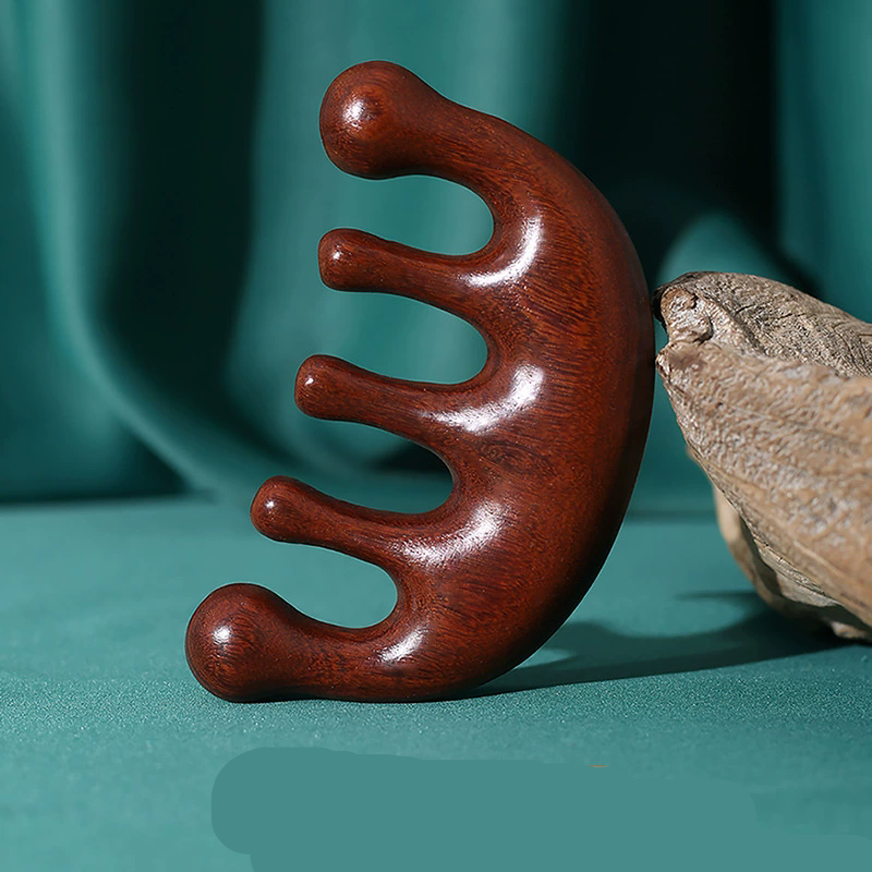 Masajeador capilar de madera curvo