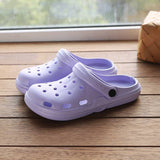 Sandalias estilo crocs classics