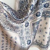 Pañuelo elegante estampado