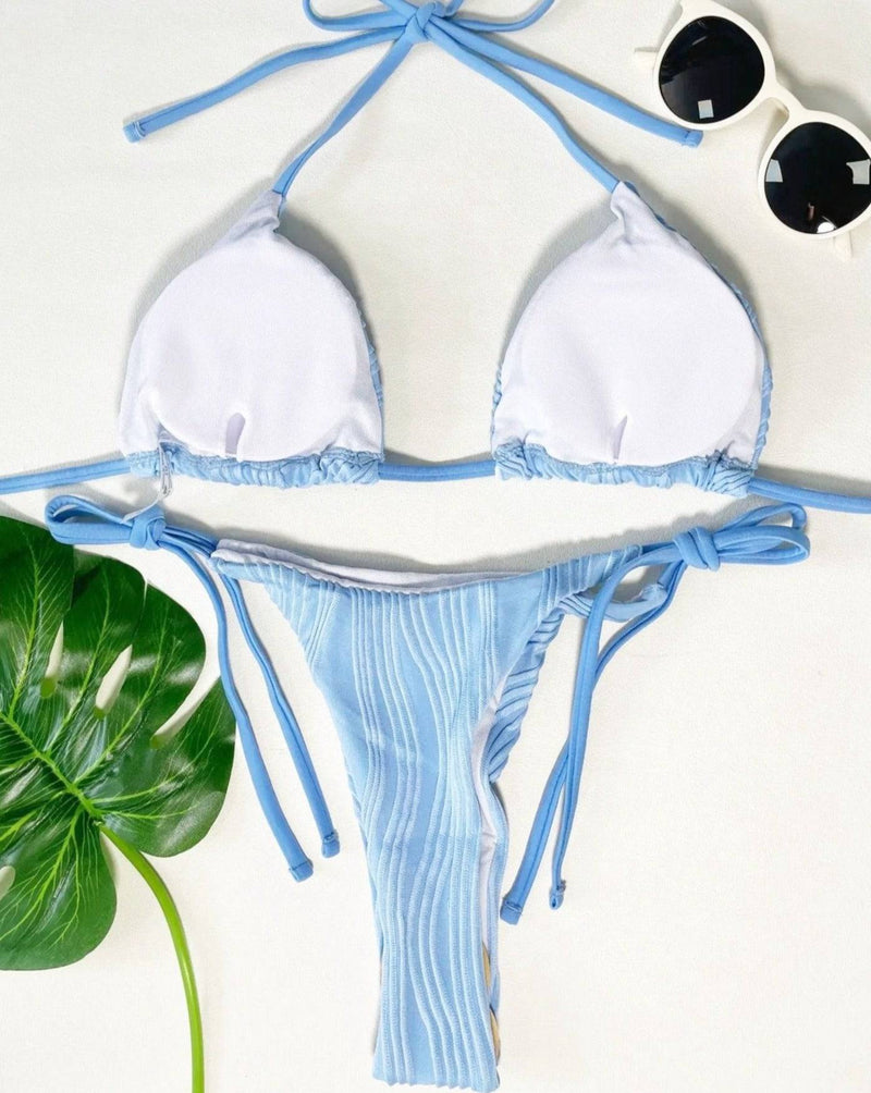 Bikini sexy con textura de líneas