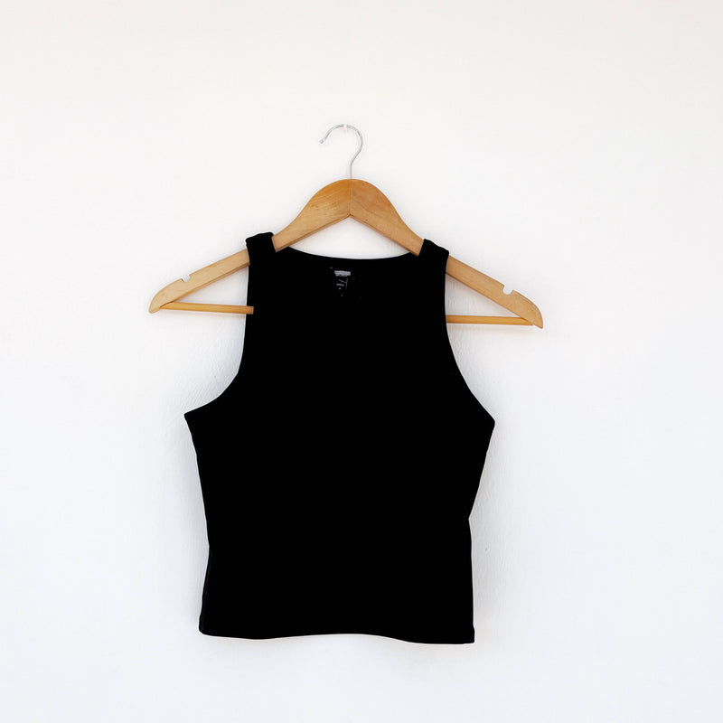 crop top sin mangas