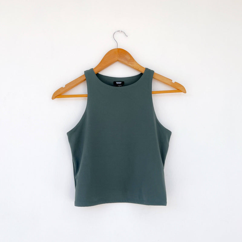 crop top sin mangas