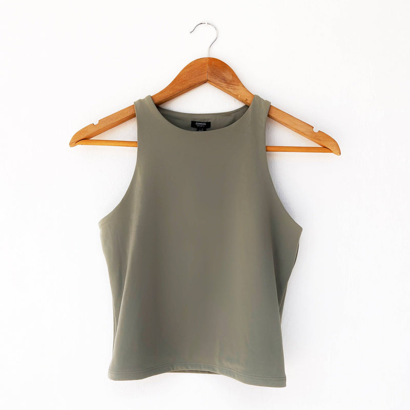 crop top sin mangas