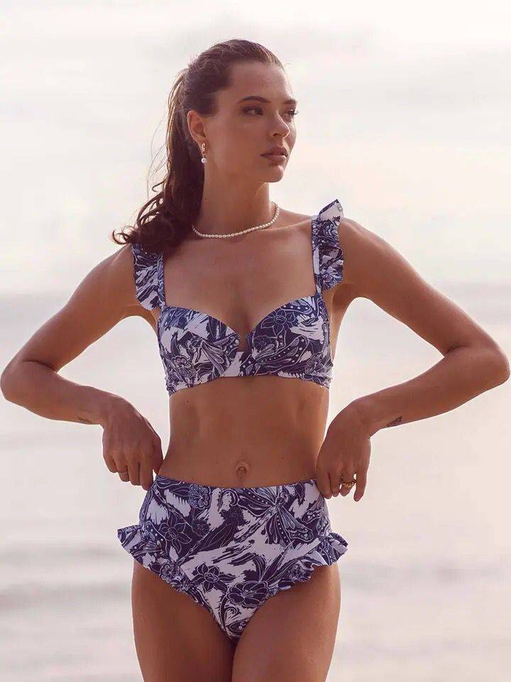 Conjunto de bikini con salida de baño