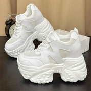 Sneakers blancos con plataforma