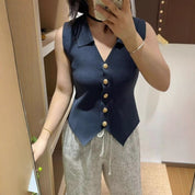 Blusa estilo chaleco con detalles dorados - Dressygt