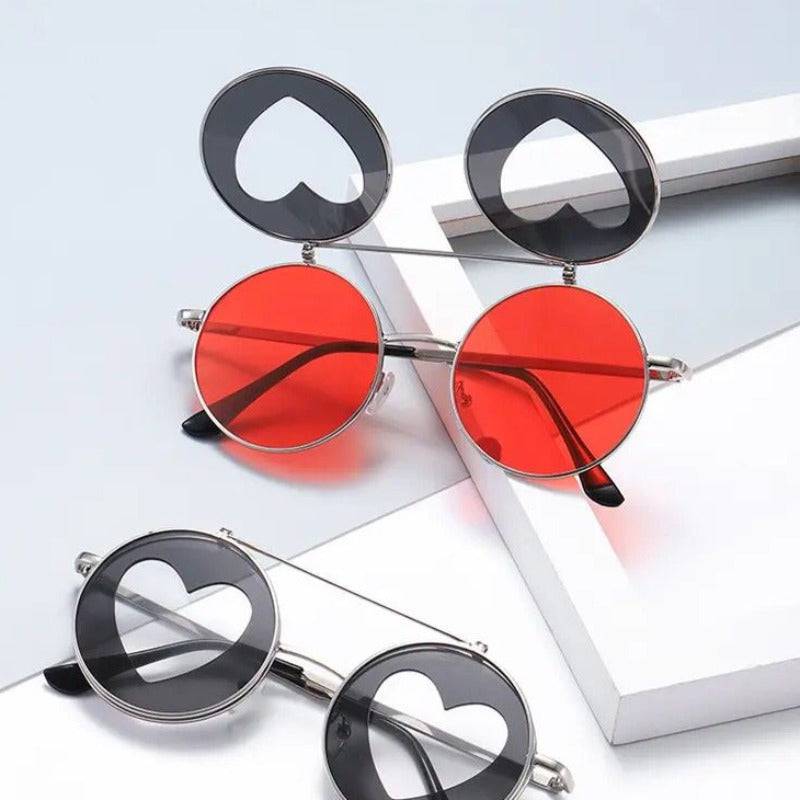 Lentes de sol con diseño de corazon.